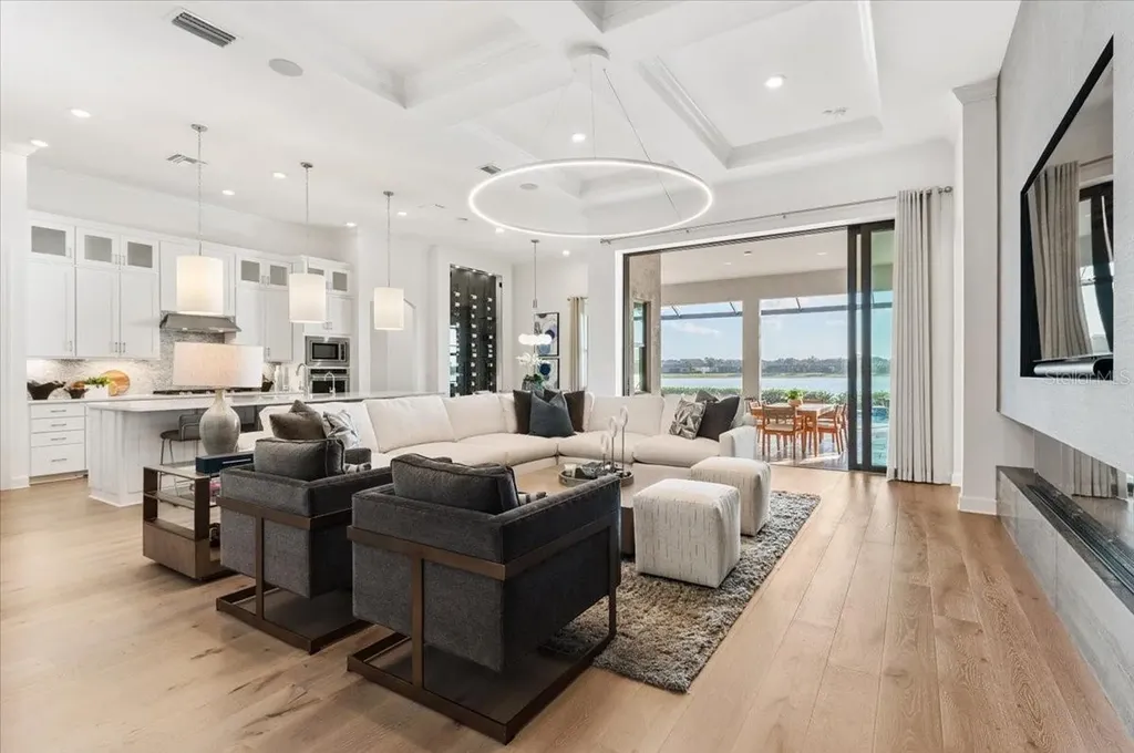 7865 Mainsail Lane Sarasota FL 34240