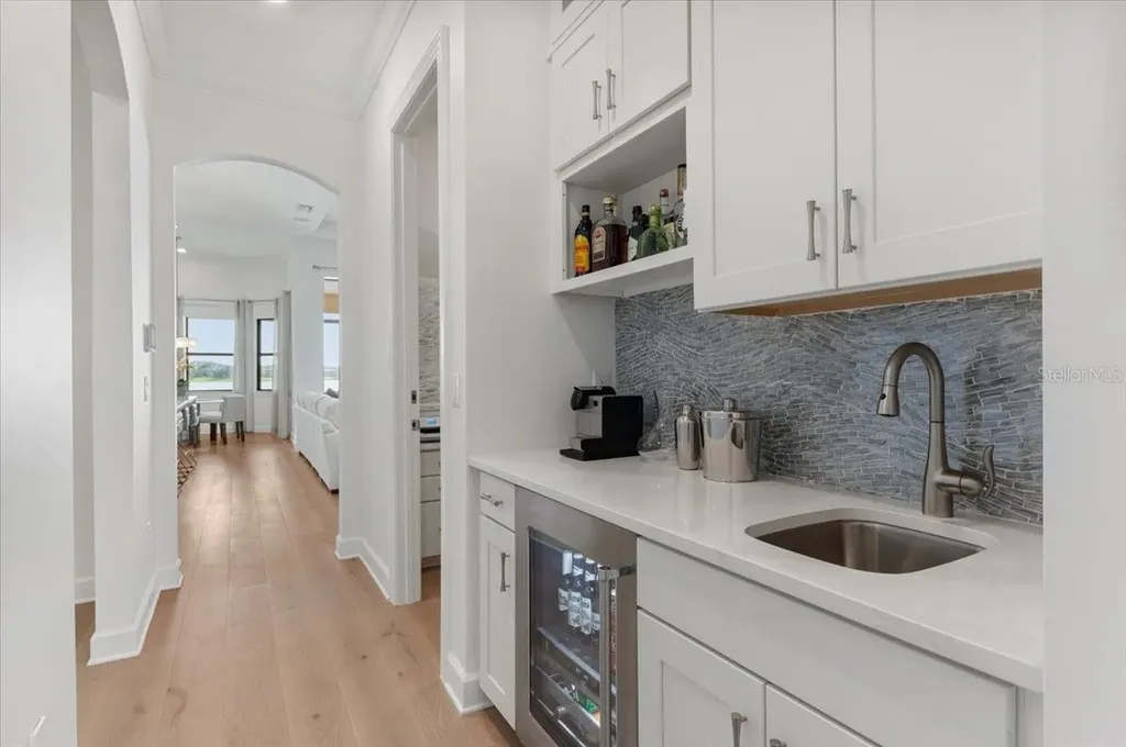 7865 Mainsail Lane Sarasota FL 34240