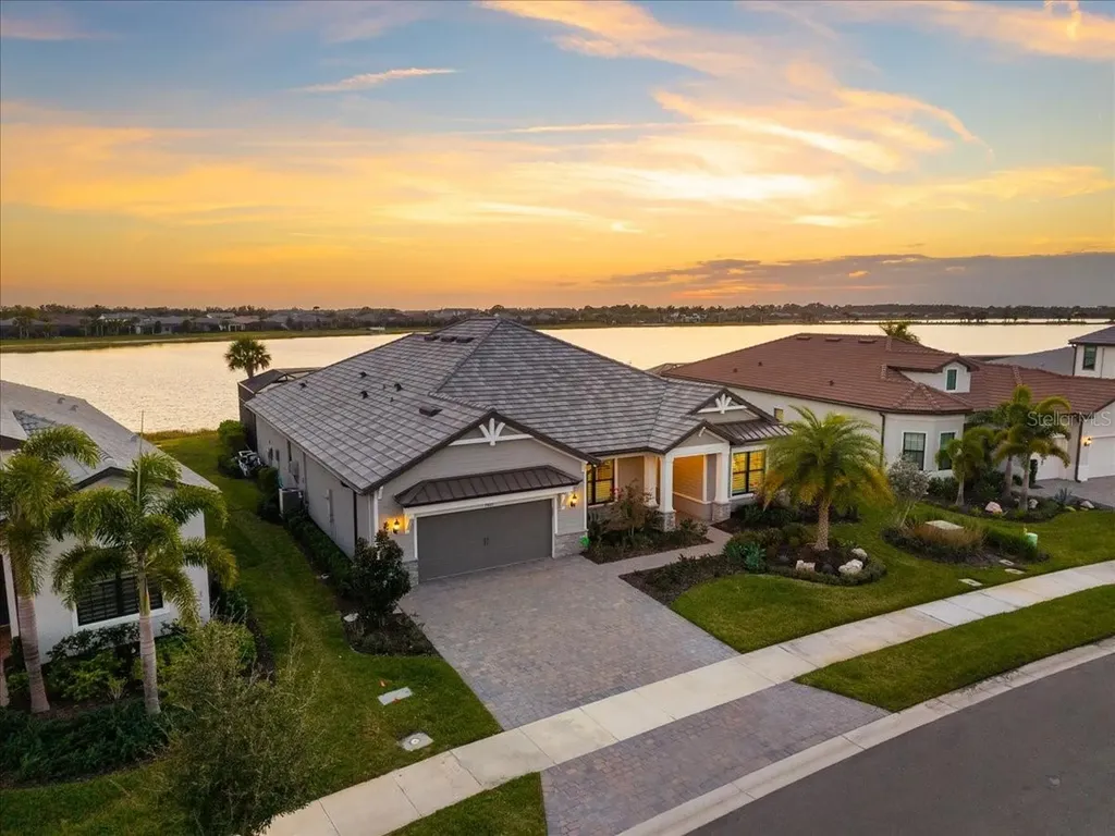7865 Mainsail Lane Sarasota FL 34240