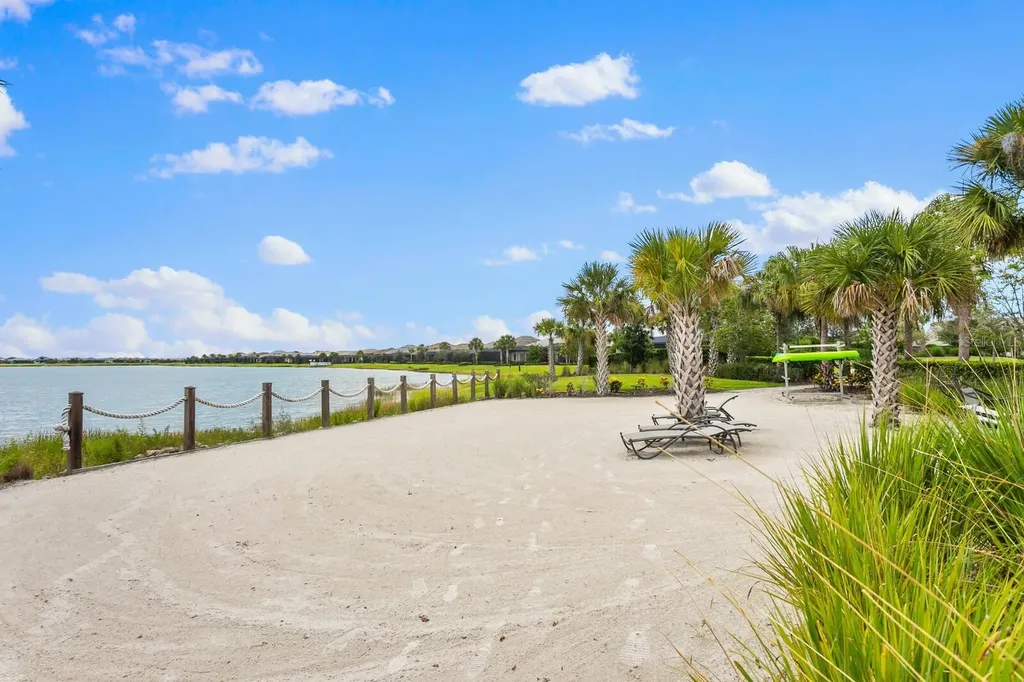 7865 Mainsail Lane Sarasota FL 34240
