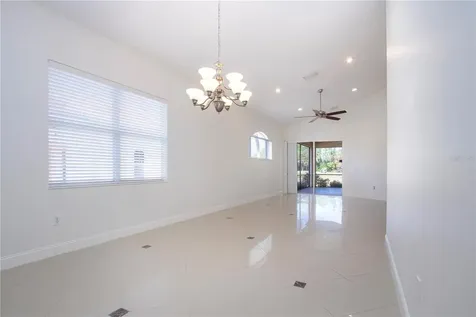 7519 Birds Eye Terrace Bradenton FL 34203