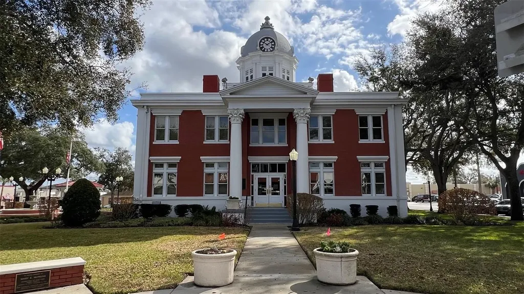 37142 Highland Bluff Circle Dade City FL 33523