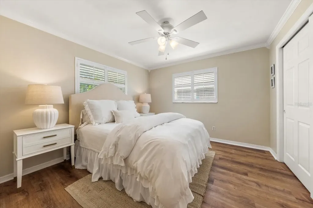 2233 Sunset Circle Largo FL 33774