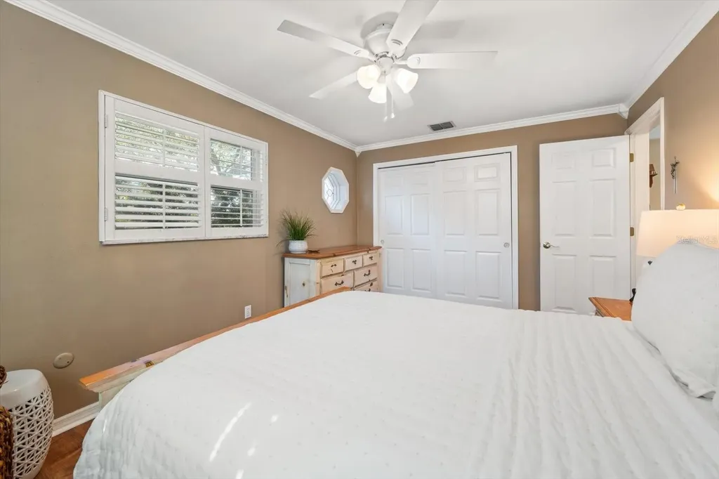 2233 Sunset Circle Largo FL 33774