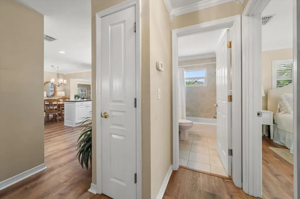 2233 Sunset Circle Largo FL 33774