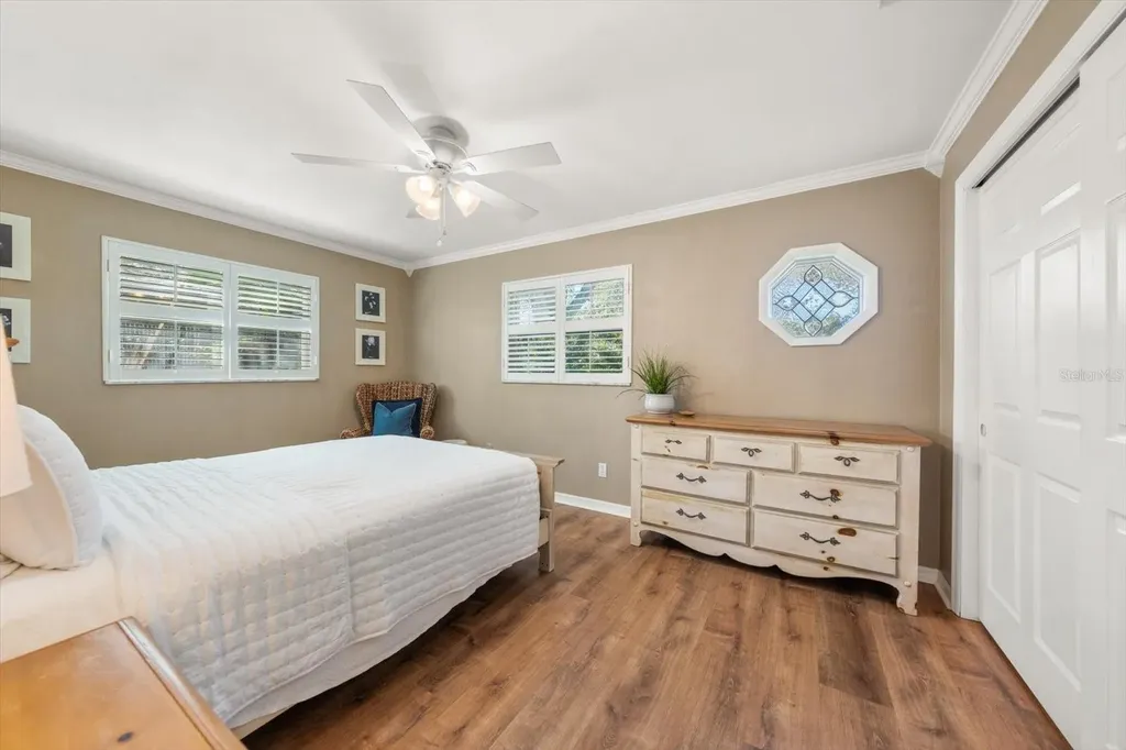2233 Sunset Circle Largo FL 33774