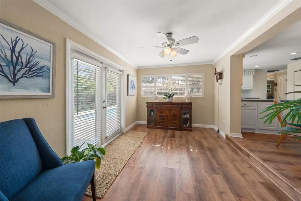 2233 Sunset Circle Largo FL 33774