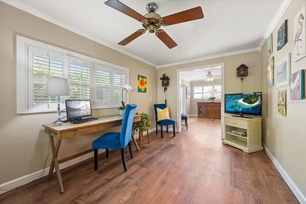 2233 Sunset Circle Largo FL 33774