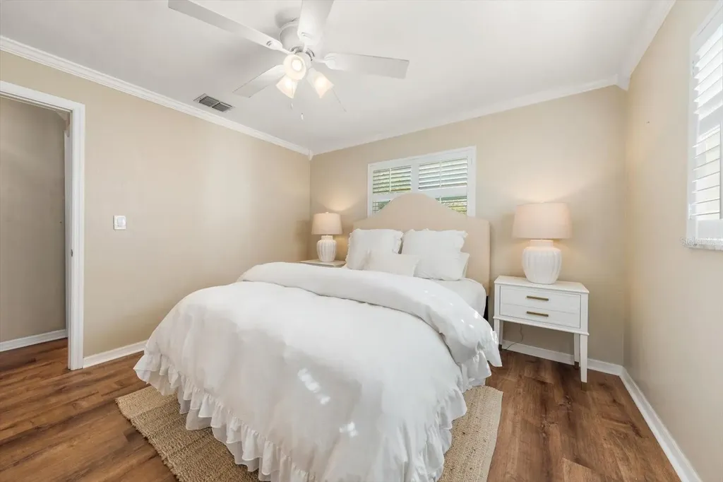 2233 Sunset Circle Largo FL 33774