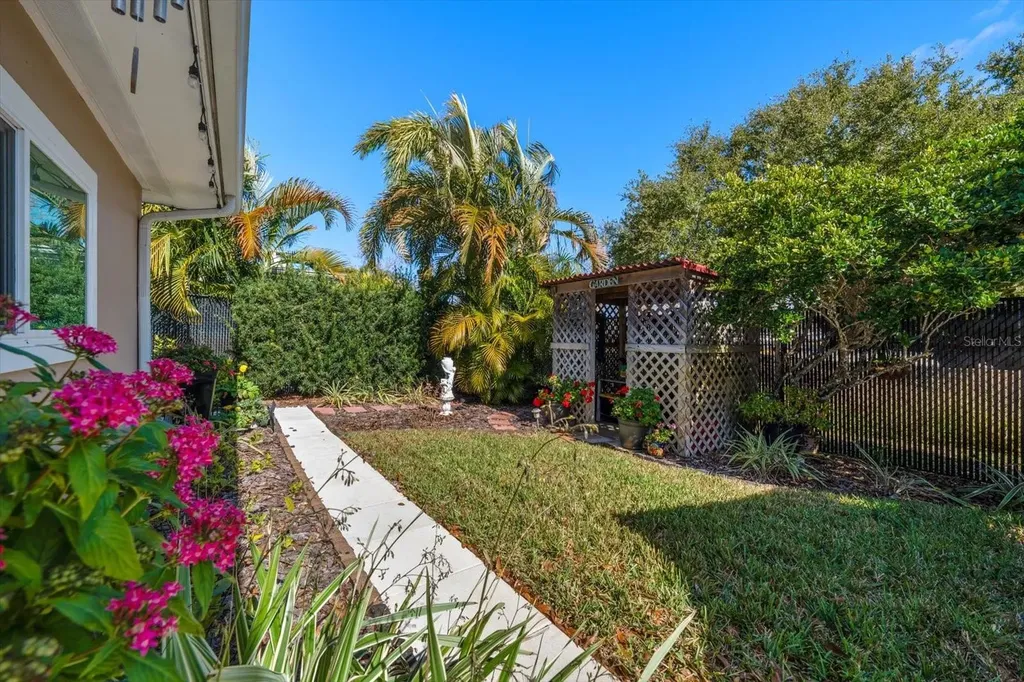 2233 Sunset Circle Largo FL 33774