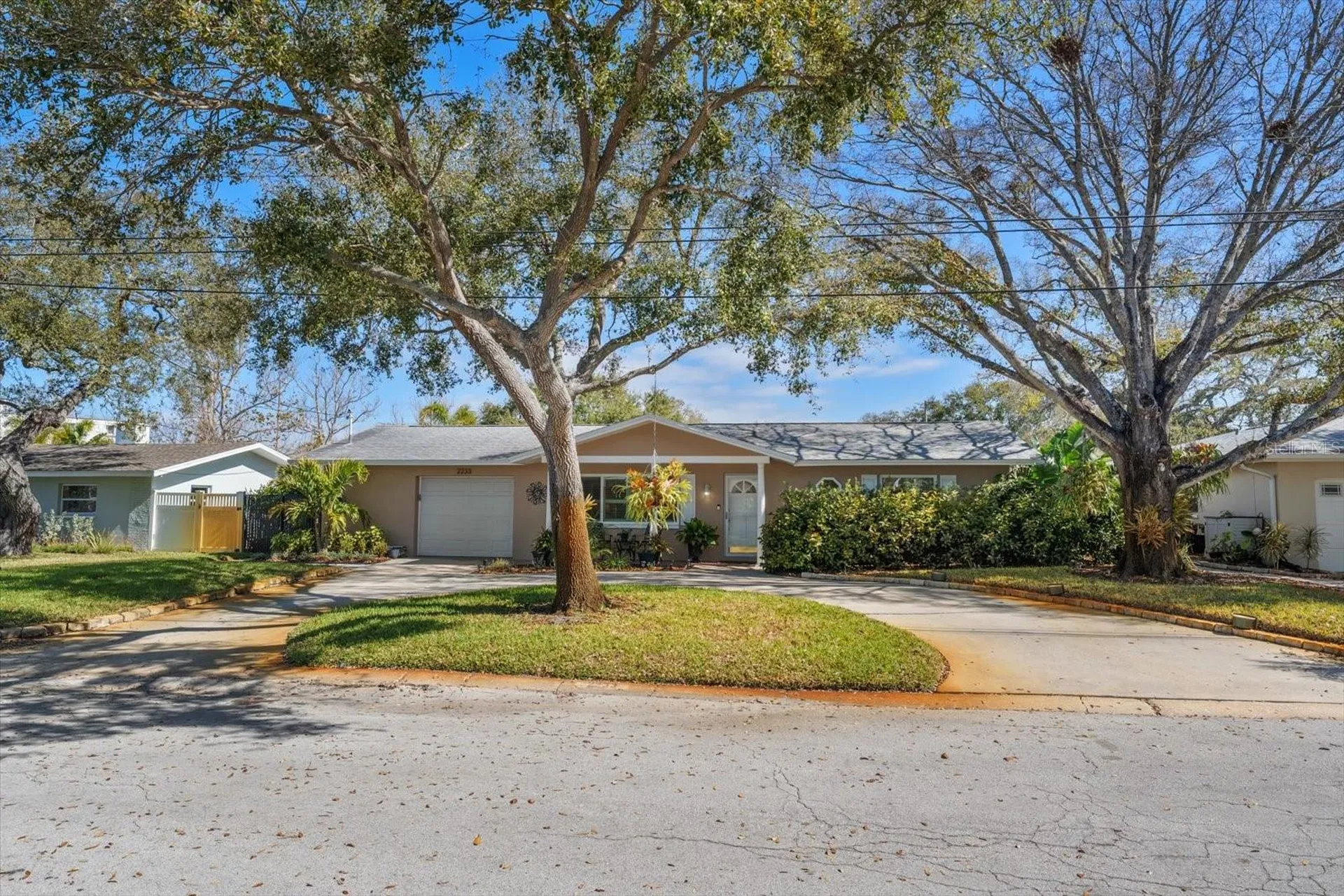 2233 Sunset Circle Largo FL 33774