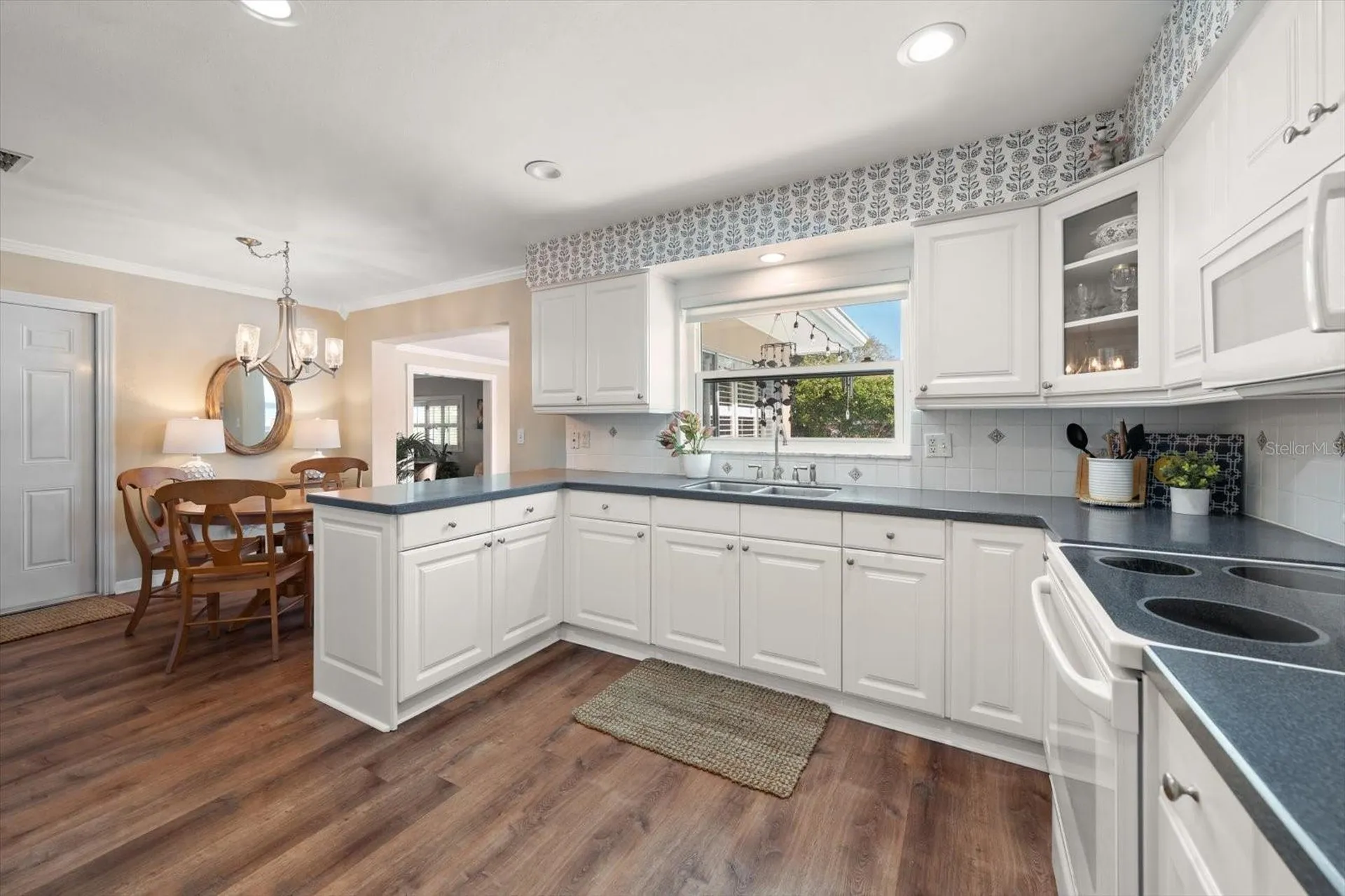 2233 Sunset Circle Largo FL 33774