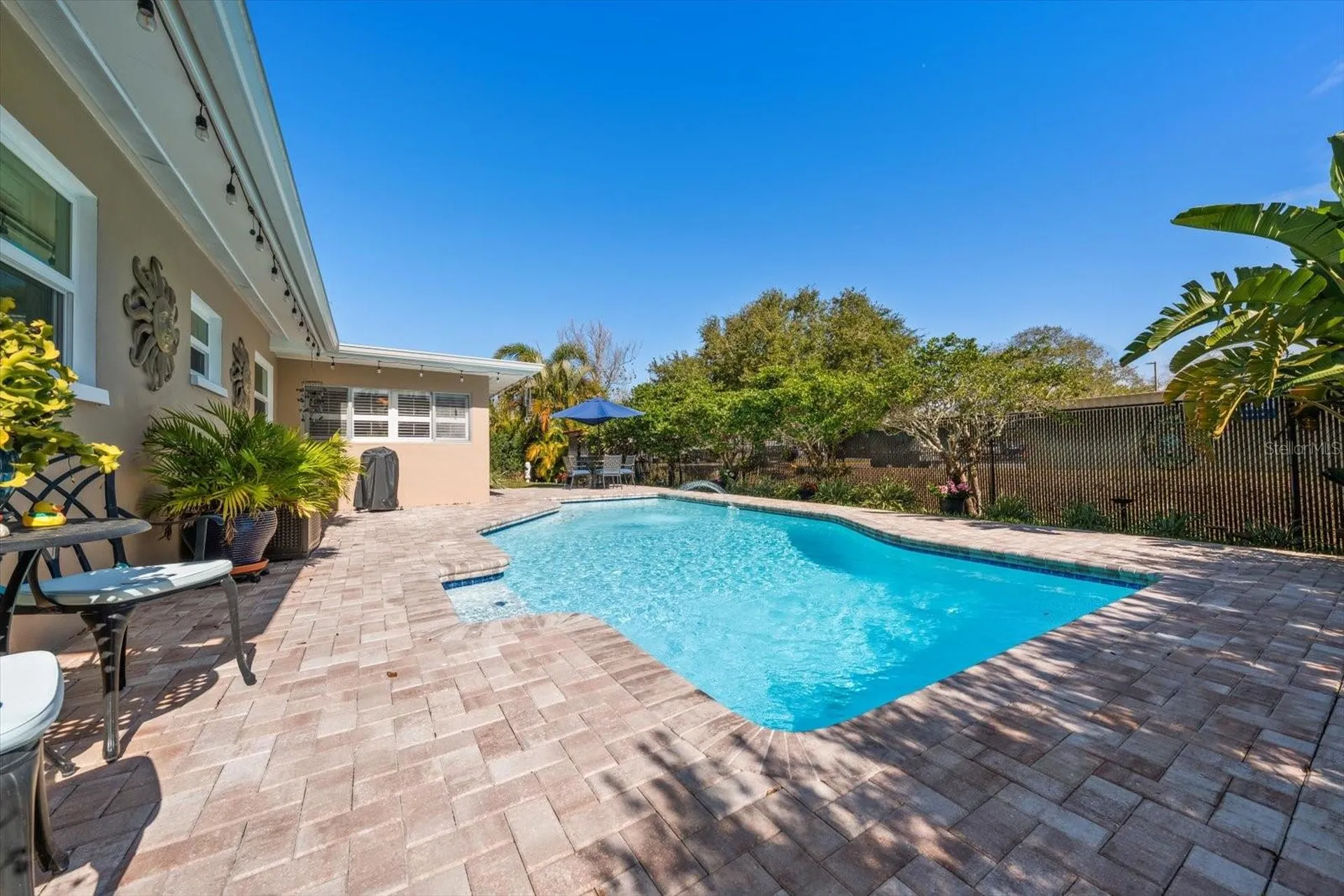 2233 Sunset Circle Largo FL 33774