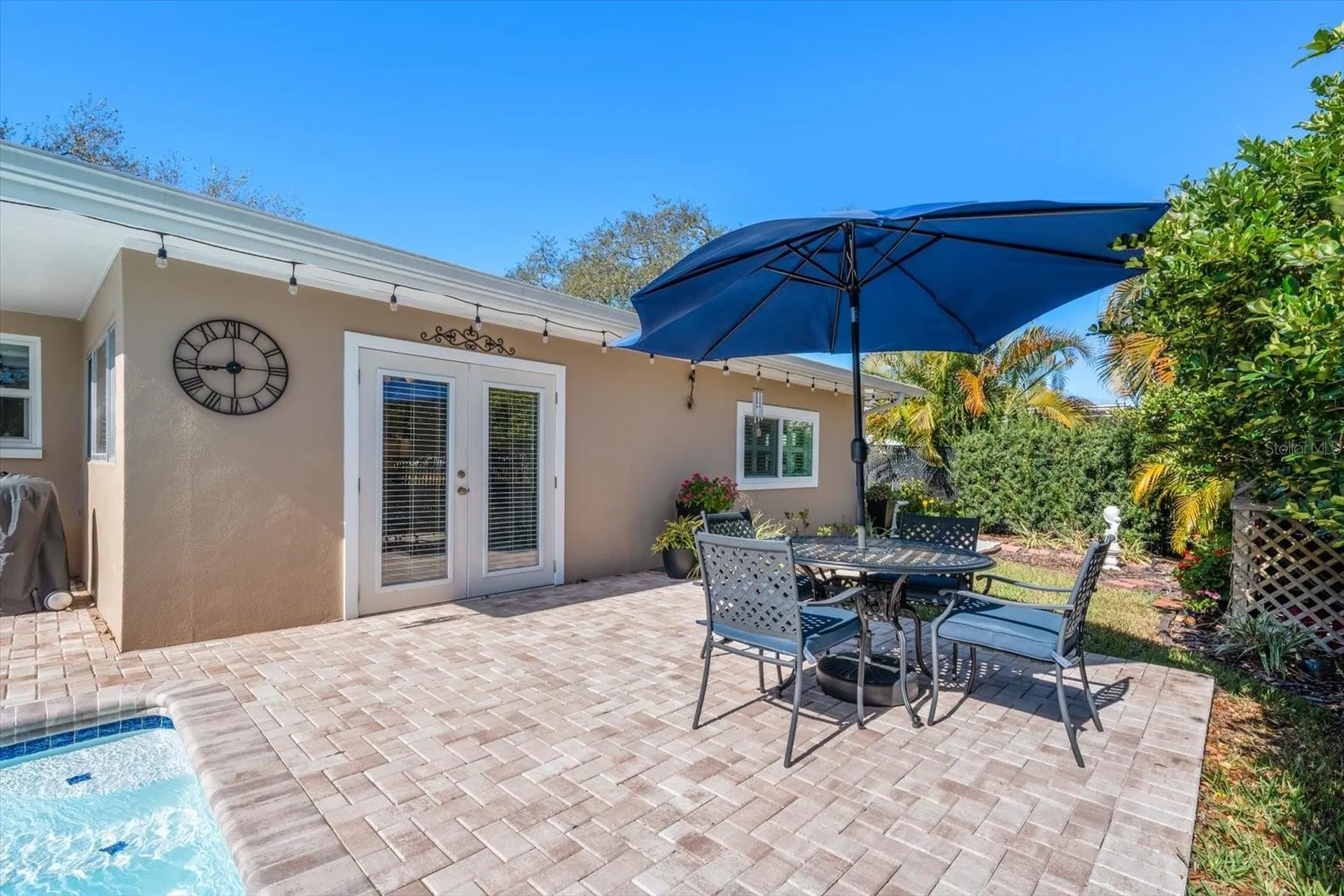 2233 Sunset Circle Largo FL 33774