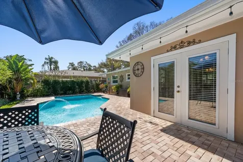 2233 Sunset Circle Largo FL 33774