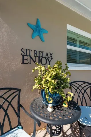 2233 Sunset Circle Largo FL 33774