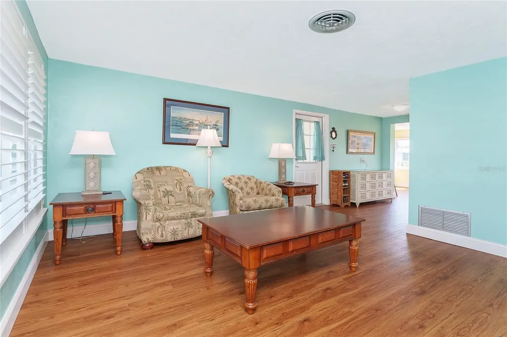 825 E 5th Street Englewood FL 34223