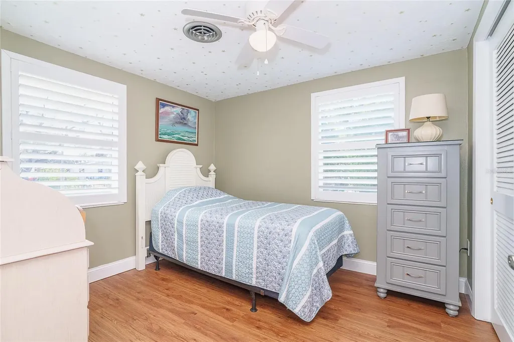 825 E 5th Street Englewood FL 34223