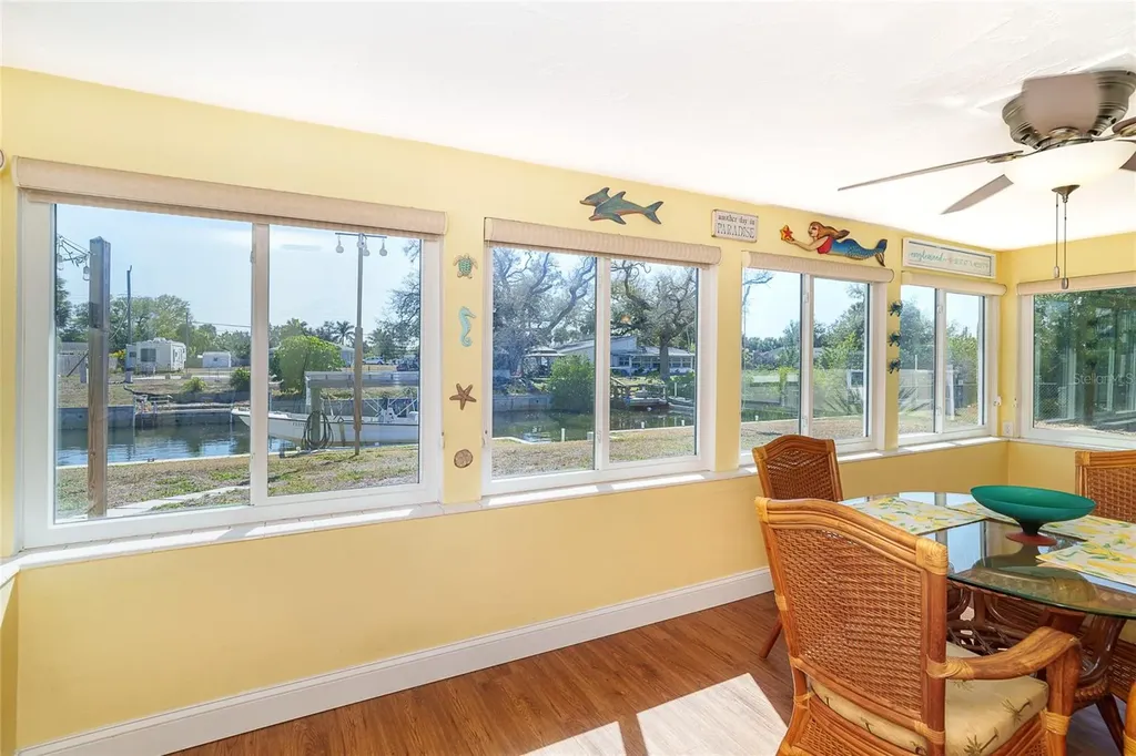 825 E 5th Street Englewood FL 34223