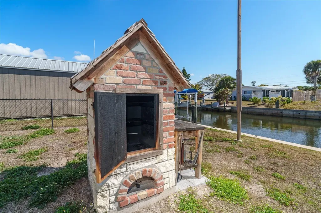 825 E 5th Street Englewood FL 34223