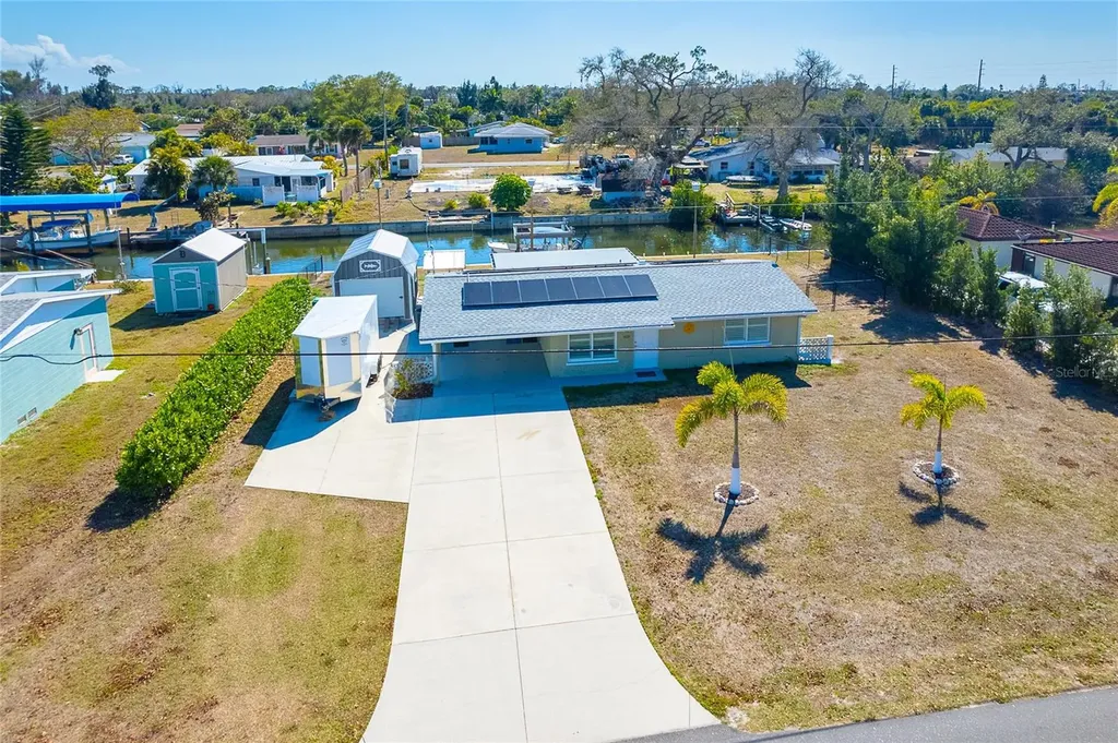 825 E 5th Street Englewood FL 34223