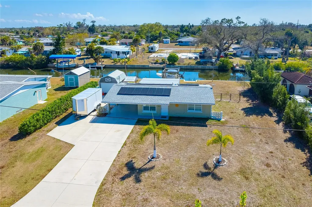 825 E 5th Street Englewood FL 34223