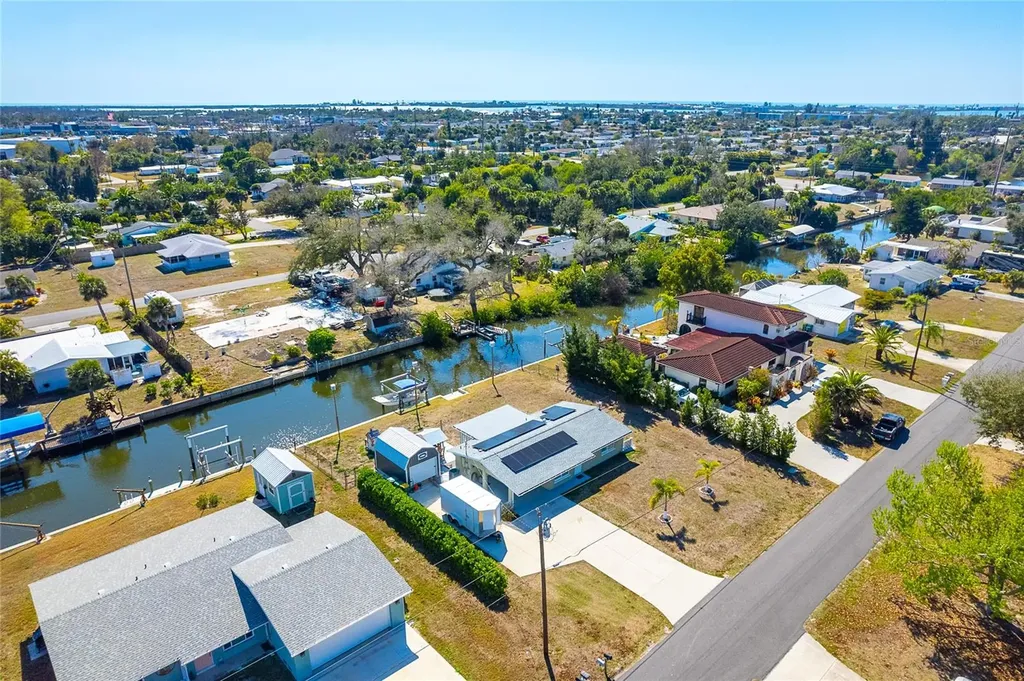 825 E 5th Street Englewood FL 34223