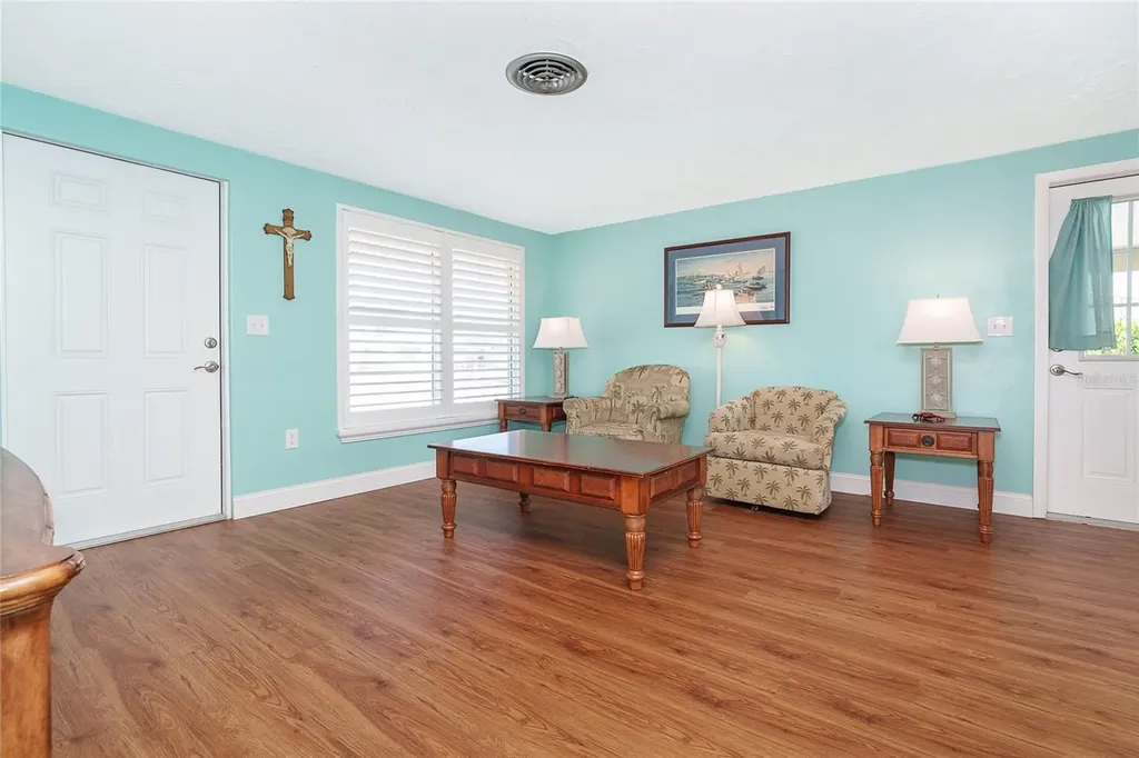 825 E 5th Street Englewood FL 34223