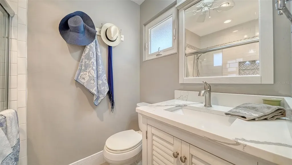5469 Riverbluff Circle Sarasota FL 34231