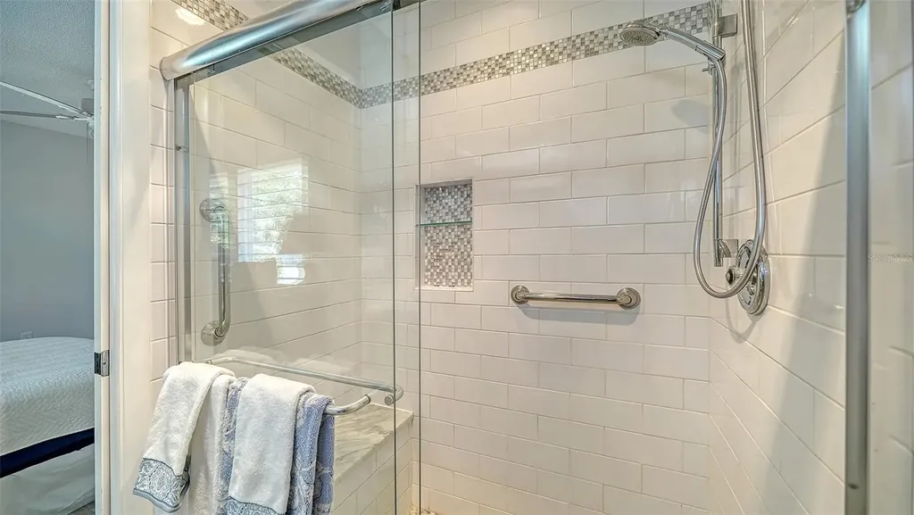 5469 Riverbluff Circle Sarasota FL 34231