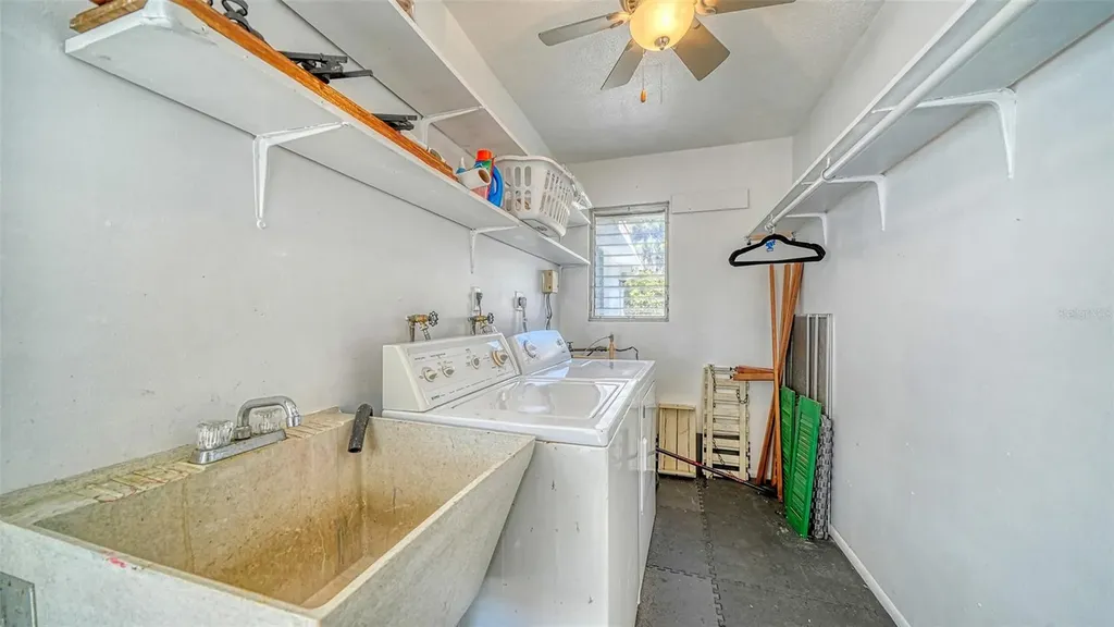 5469 Riverbluff Circle Sarasota FL 34231