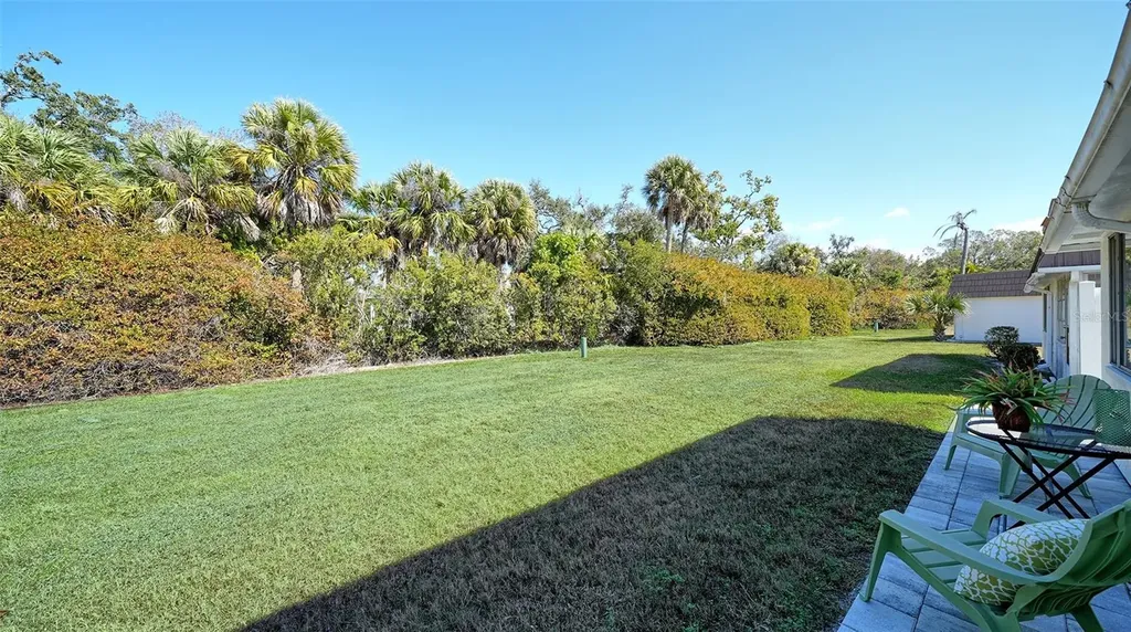 5469 Riverbluff Circle Sarasota FL 34231
