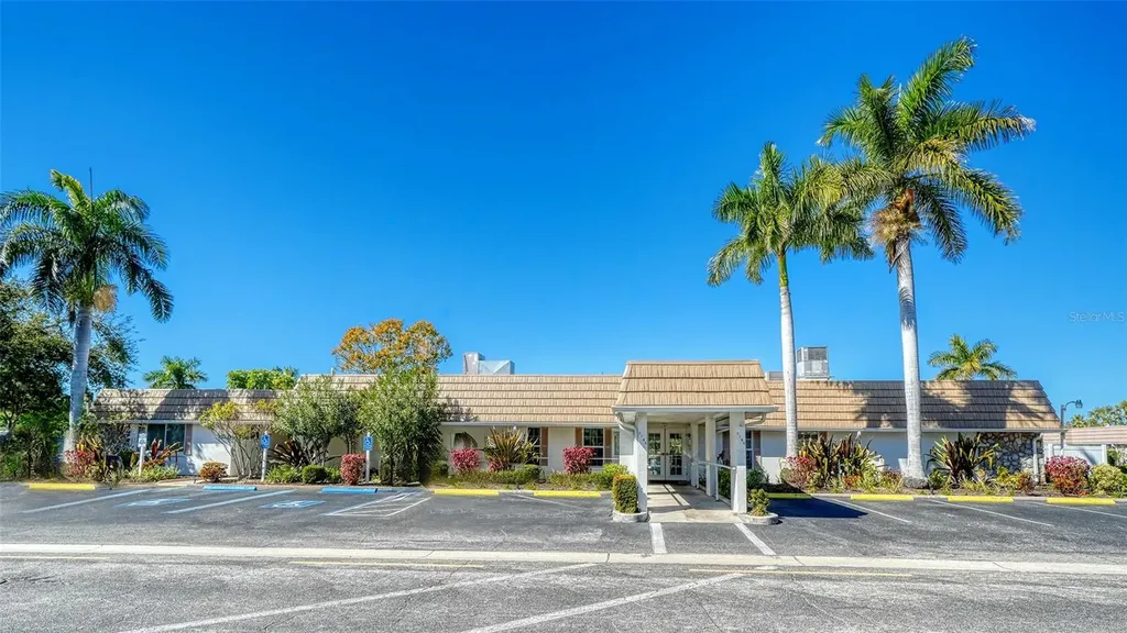 5469 Riverbluff Circle Sarasota FL 34231