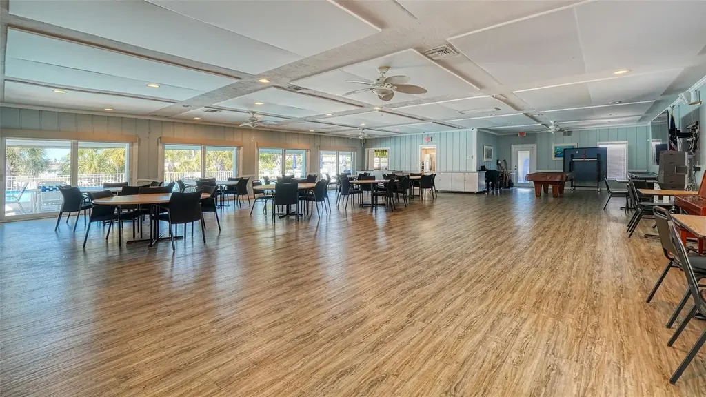 5469 Riverbluff Circle Sarasota FL 34231