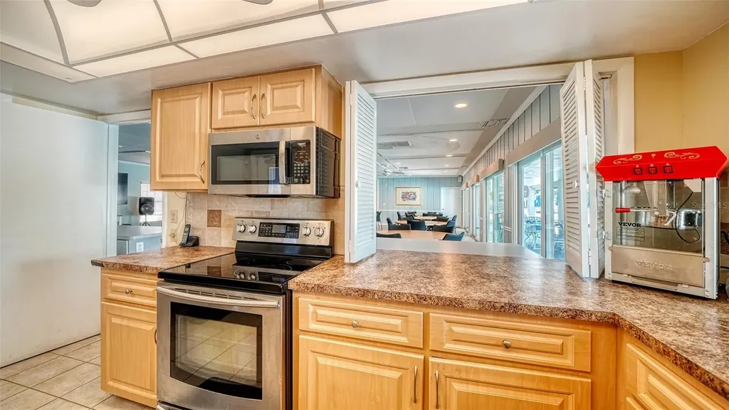 5469 Riverbluff Circle Sarasota FL 34231