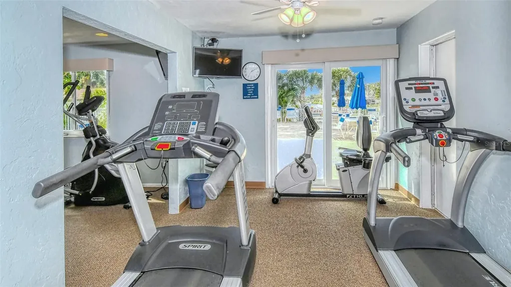 5469 Riverbluff Circle Sarasota FL 34231
