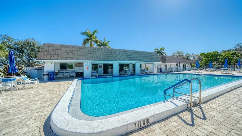 5469 Riverbluff Circle Sarasota FL 34231