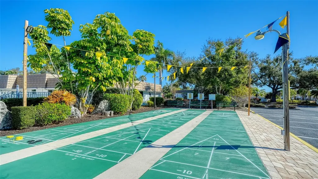 5469 Riverbluff Circle Sarasota FL 34231