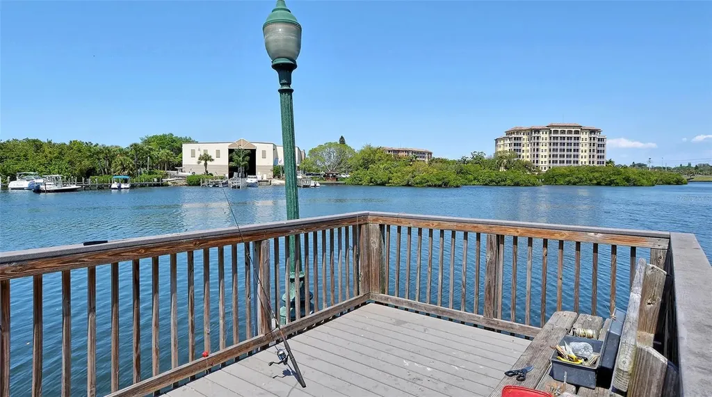 5469 Riverbluff Circle Sarasota FL 34231