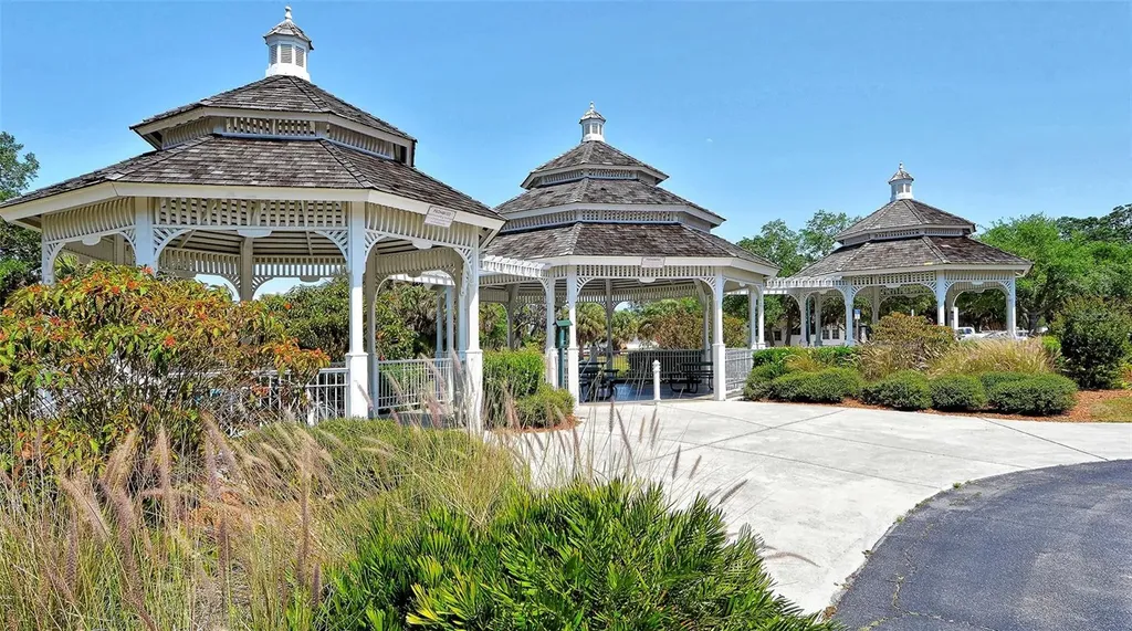 5469 Riverbluff Circle Sarasota FL 34231