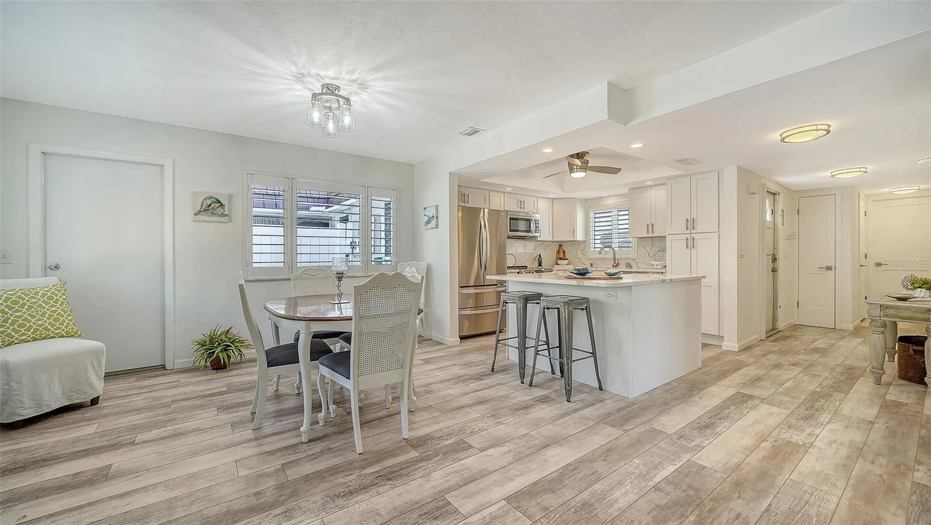 5469 Riverbluff Circle Sarasota FL 34231