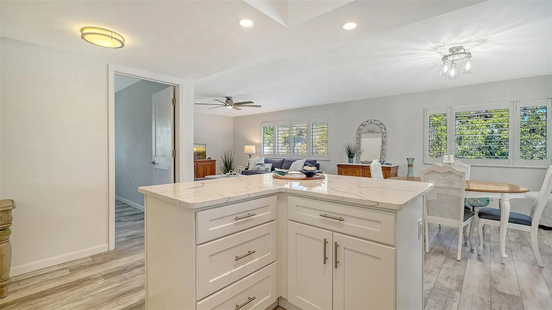 5469 Riverbluff Circle Sarasota FL 34231