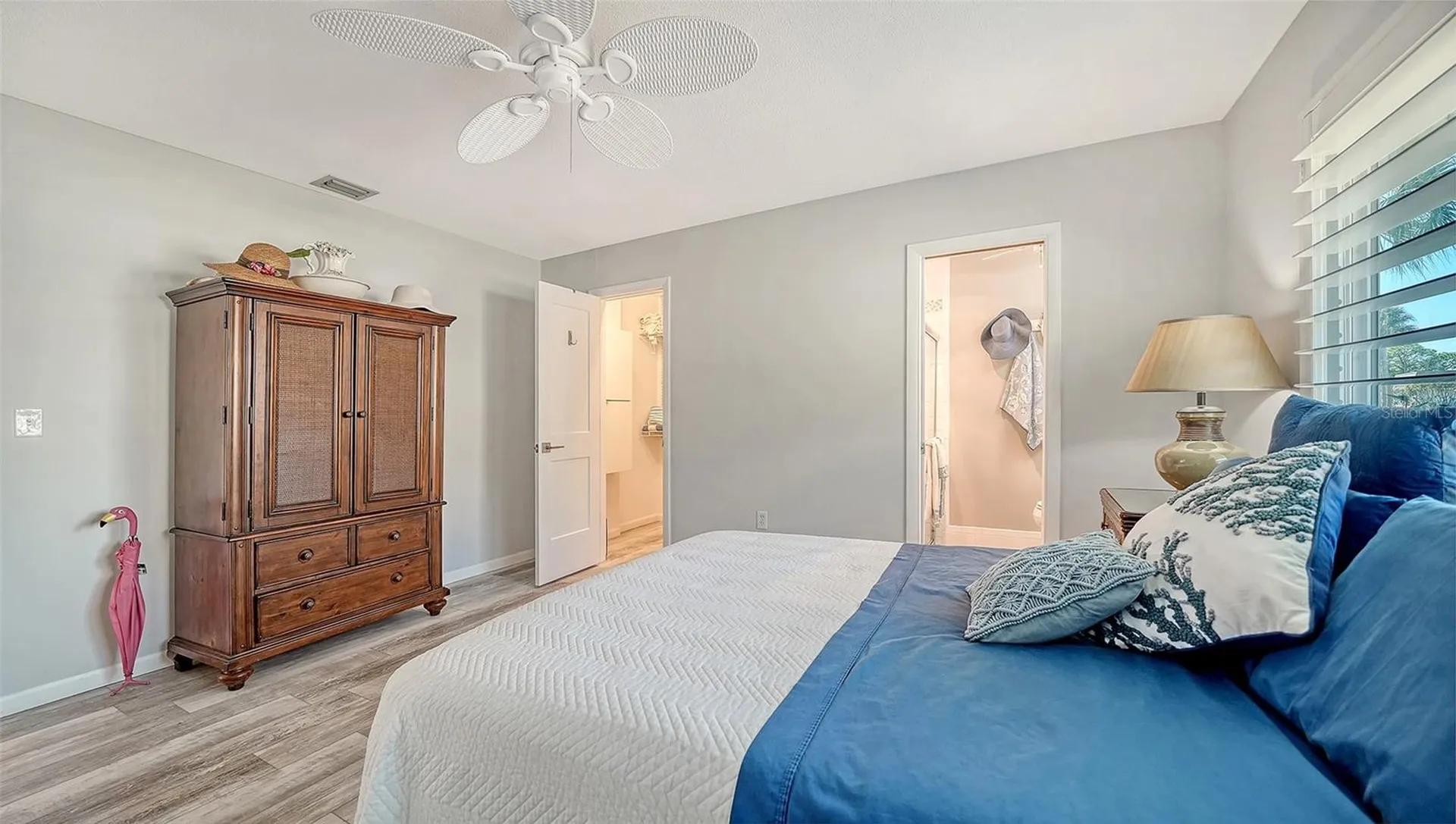 5469 Riverbluff Circle Sarasota FL 34231