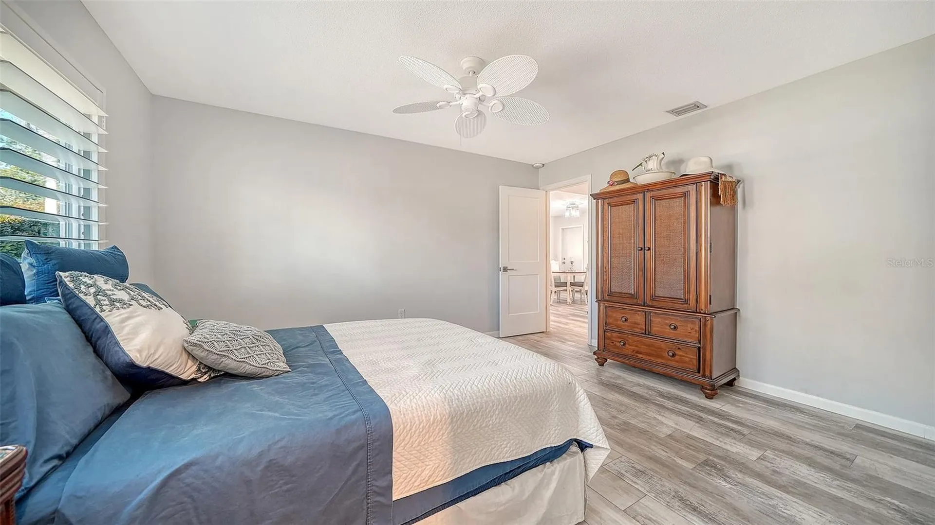 5469 Riverbluff Circle Sarasota FL 34231