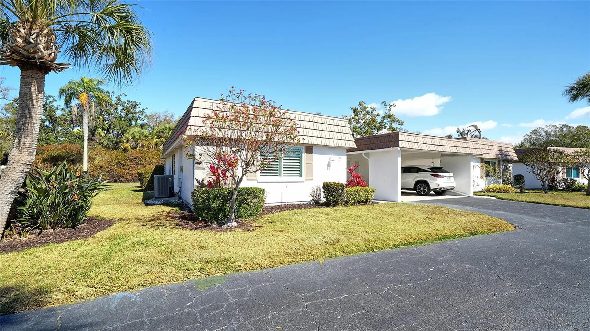 5469 Riverbluff Circle Sarasota FL 34231