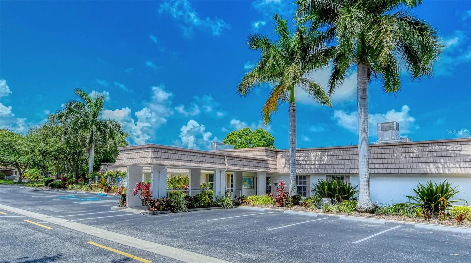 5469 Riverbluff Circle Sarasota FL 34231
