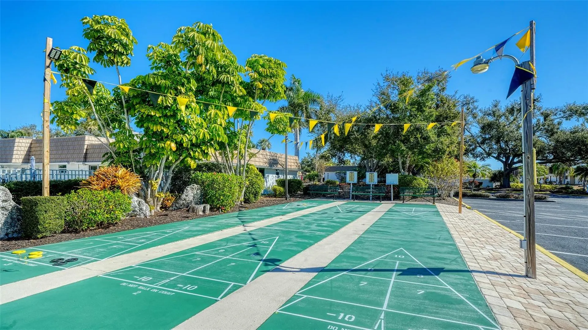 5469 Riverbluff Circle Sarasota FL 34231