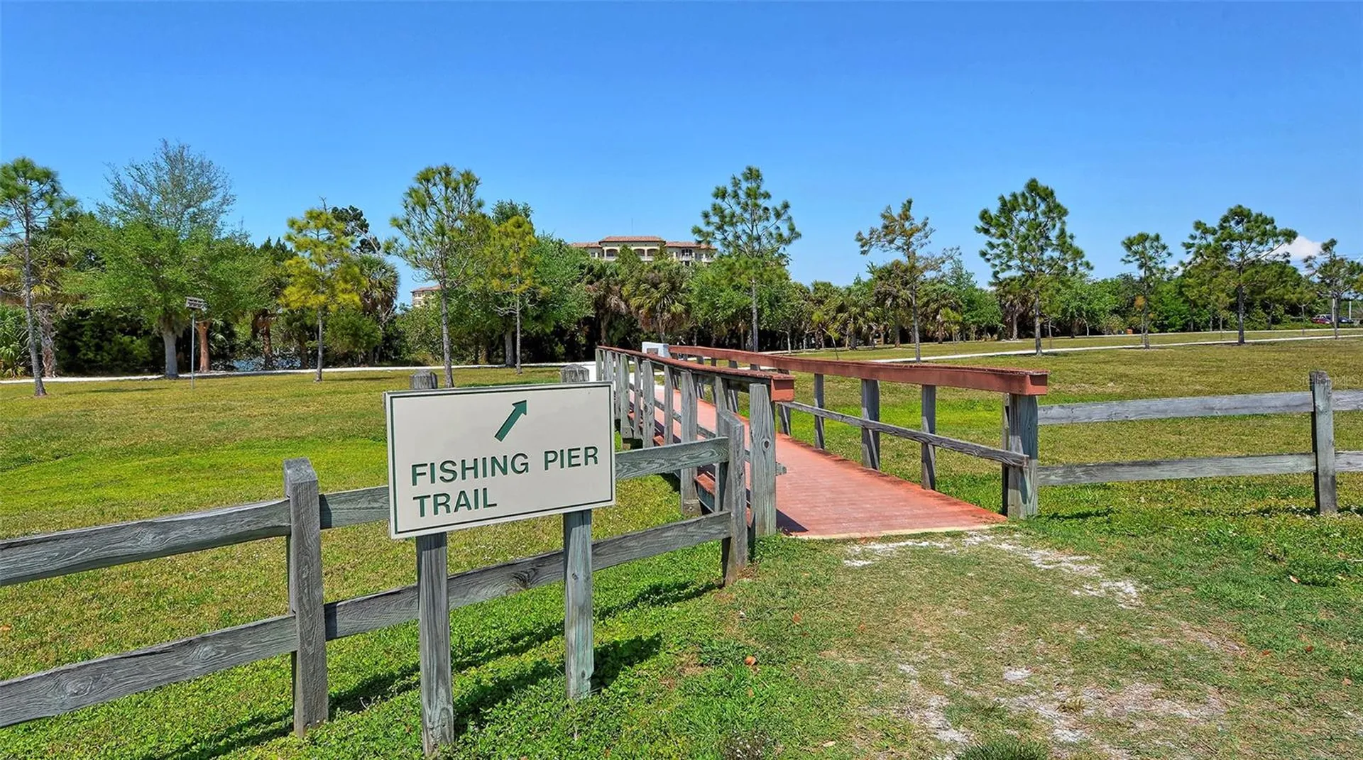 5469 Riverbluff Circle Sarasota FL 34231