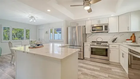 5469 Riverbluff Circle Sarasota FL 34231