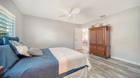 5469 Riverbluff Circle Sarasota FL 34231